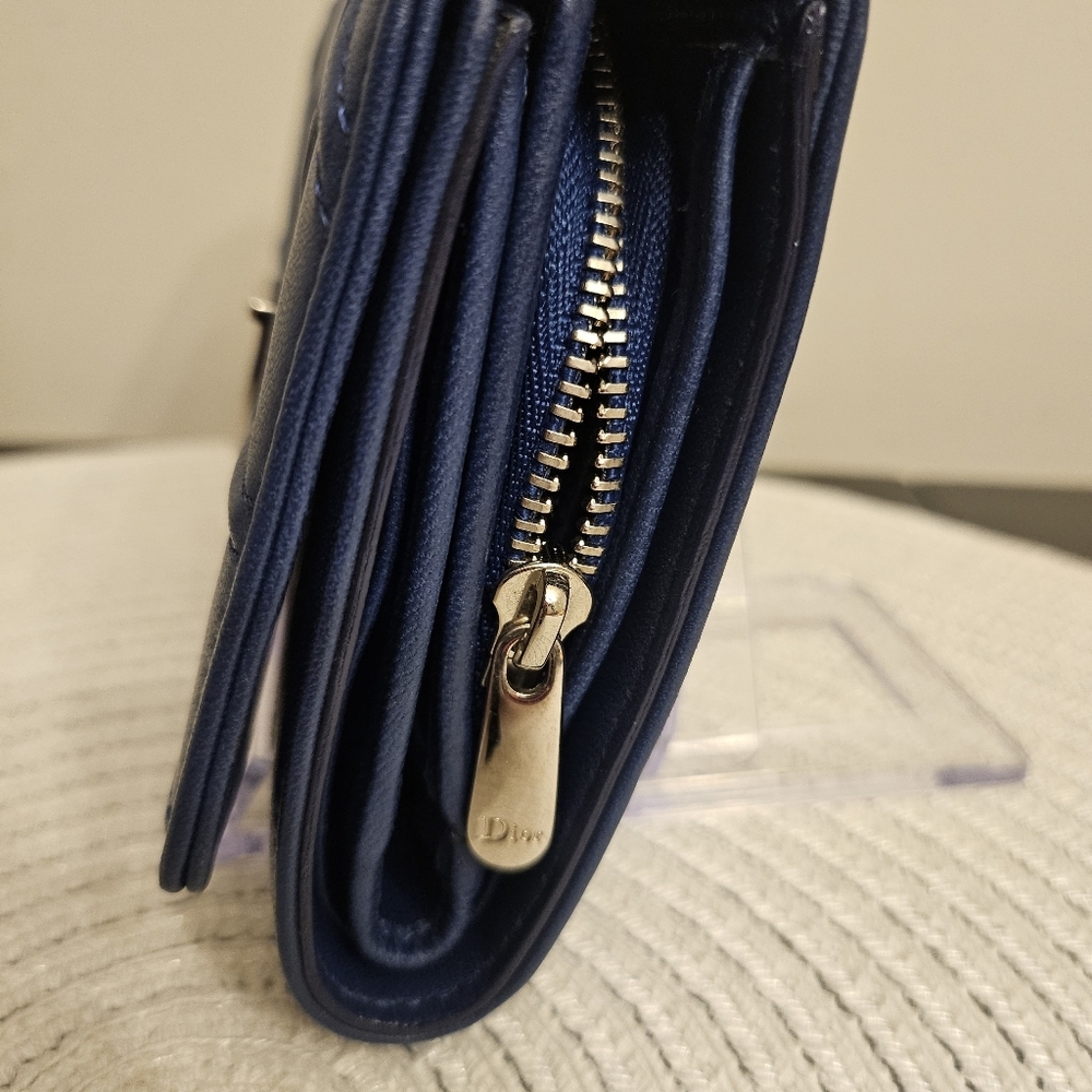 ๐ Christian Dior Diorama Navy Blue Leather Compact Wallet - Picture 5 of 11